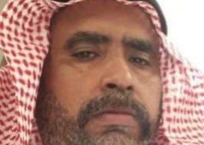 الأستاذ “خالد الصميلي يهوي جمع العملات والآثار والطوابع .. ويكشف عن بعض المخطوطات الأثرية القديمة التي يقتنيها