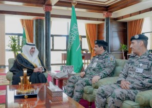 ‏أمير تبوك يستقبل مدير عام السجون بالمملكة
