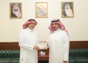 مُحافظ وادي الدواسر : الصور الفوتوغرافية للحياة المجتمعية في أية مكان بالمملكة هي خير شاهد على استحضار ذلك الماضي الجميل