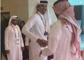 بعد فوز الأخضر على الأرجنتين .. شاهد: أمير قطر يمازح سمو وزير الرياضة: “كيف النومة أمس؟”