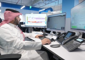 غرفة العمليات المشتركة لمطارات القابضة تعقد اجتماعها الدوري بمطار الملك خالد الدولي لمتابعة استعدادات كأس العالم