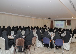 وزارة الشؤون الإسلامية ونبراس توكدان أهمية دور الداعيات في التوعية بخطر المخدرات ووجوب الوقاية منها”