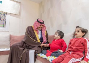 سموُّ الأمير فيصل بن خالد بن سلطان يوجِّه باستكمال علاج شقيقين وتقديم الرعاية الصحية لهما