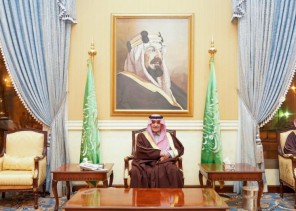 أمير تبوك يستقبل المواطنين في اللقاء الأسبوعي