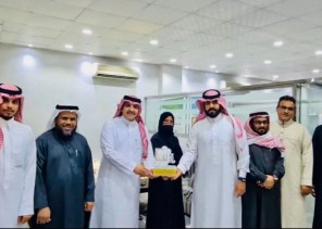 مدير إدارة التطوع بجمعية مراكز الأحياء بمكة المكرمة يُكرم مركز حي العوالي