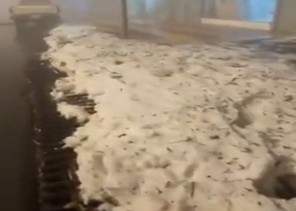 بالفيديو: بردية كثيفة تشهدها مدينة ⁧‫النماص‬⁩