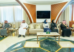 أمير الشرقية يستقبل سعادة الرئيس التنفيذي لـ”بنك التنمية الاجتماعي” الأستاذ إبراهيم بن حمد الراشد