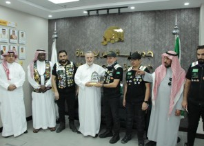 مجموعة من درَّاجي عسير ومحايل وبيشة وجيزان يزورون “بر جدة” لدعم العمل الاجتماعي التطوعي