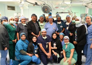 نجاح فصل توأم السيامي العراقي “عمر وعلي” بعد عملية جراحية معقدة استغرقت 11 ساعة