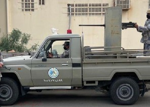 القبض على (5) مخالفين لنظام أمن الحدود بحوزتهم مادة الحشيش المخدر