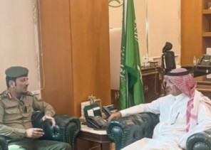 محافظ ينبع يستقبل مدير جوازات مطار الأمير عبدالمحسن بن عبدالعزيز “نايف بن معتق الرشيدي” بمناسبة ترقيته إلى رتبة عقيد