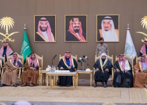 أمير الحدود الشمالية يستقبل المسؤولين والقضاةَ ومديري الإدارات الحكومية من مدنيين وعسكرين بمحافظة رفحاء