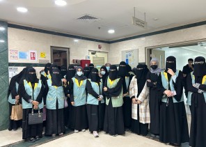 فريق همسات الثقافي  يختتم مبادرة ٨٠٠ هدية ارسم السعادة على وجوه المرضى