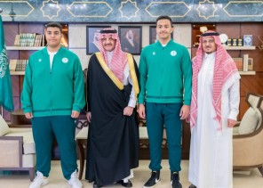 امير الشرقية يستقبل المشاركين في بطولة (المصارعة) المقامة في ماليزيا