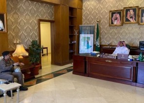 محافظ بيشة يستقبل قائد دوريات أمن الطرق ببيشة ويطلع على الأعمـال والمهــام الميدانيـــة