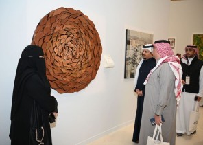 محاكاة تجربة الإنسان السعودي مع أرضه عبر معرض”من الأرض” في إثراء