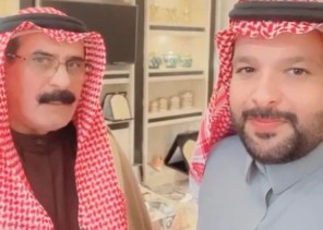 على خلفية تكريم الشاعرفوزي  بن مربح .. الإعلامي “غانم الويفي” يستقبل رجل الأعمال “عياد عواض المشعلي” في ديوانه الخاص بحائل