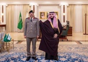 سمو أمير منطقة الجوف يقلّد مدير شرطة المنطقة رتبة لواء