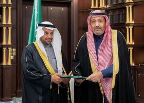 سمو أمير الباحة يستقبل مدير مطار الملك سعود ويتسلم تقرير الأعمال المنجزة