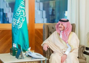 أمير المنطقة الشرقية يستقبل وزير التعليم ويثمن الجهود التي تبذلها الوزارة لتطوير منظومة التعليم