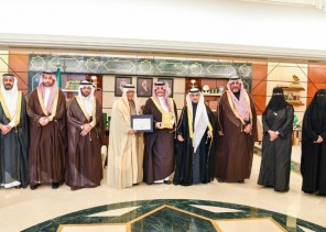 أمير الشرقية يهنئ جمعية البر لحصولها على الجائزة الوطنية للتطوع