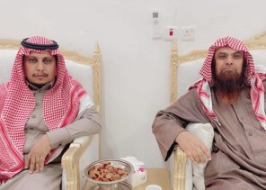 بحضور لفيف من الاهل والاصدقاء .. الأستاذ “علي بن عبيد الشويلعي” يقيم مأدبة عشاء فاخرة ويحتفي بسلامة  أخيه “بنيان” في قرية أم شعاري