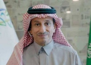 وزير السياحة: لن يُرَخَّص سوى للمؤهلين من المرشدين السياحيين ، وتوطين القطاع قضية لا تقبل النقاش أو التأجيل