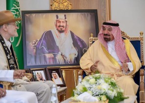 سموّ أمير نجران يستقبل المصور الفرنسي مينوزا