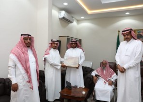 محافظ صامطة المكلف يفعل مبادرة الإفتاء والفئة الغالية