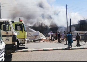 حريق هائل يلتهم مخزن مستودعات ومخابز شهير بمحافظة الحائط