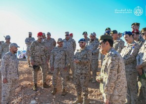 معالي رئيس هيئة الأركان العامة يتفقد الوحدات العسكرية في الحدود الشمالية