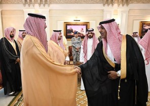 سمو الأمير سعود بن جلوي يستقبل المهنئين بعيد الفطر المبارك