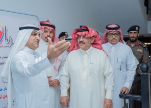 محافظ أحد المسارحة يشارك الأيتام مائدة الإفطار ويدشن عدد من المشاريع الخيرية