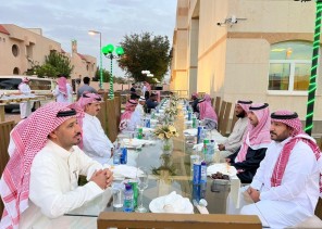 مكتب الضمان الاجتماعي بحائل يقيم إفطاراً رمضانياً للآباء المسنين بدار الرعاية الاجتماعية بحائل