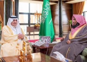 أمير منطقة تبوك يطلع على تقرير عن أعمال وأنشطة فرع هيئة الأمر بالمعروف والنهي عن المنكر  بالمنطقة