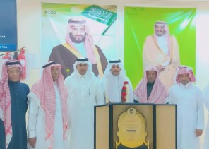 مدرسة أم الدفين الابتدائية ببيش تودع الاستاذ رمزي موسى عقيل أبو شائقة