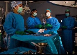 فريق طبي بـ” قوى الأمن” ينجح في استئصال ورم سرطاني في قاع الجمجمة بالمنظار