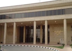 استخراج بطارية حارقة من مريء طفل في مستشفى الملك خالد بالخرج