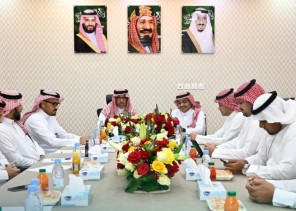 أمين جازان يتفقد بلديتي أبو عريش ووادي جازان ويدشن مركز مراقبة المدينة