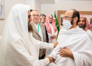 وزير الشؤون الإسلامية يلتقي العلماء والدعاة ورؤساء المراكز الإسلامية ضيوف خادم الحرمين الشريفين للحج والعمرة