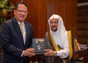 وزير الشؤون الإسلامية يستقبل السفير التايلندي لدى المملكة