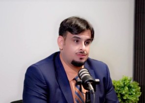 من محافظة بيشة إلى كندا.. «مهدي الأكلبي» يعرض رؤية المملكة 2030 على العالم