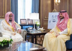 سمو أمير الحدود الشمالية يستقبل رئيس المحكمة الإدارية بالمنطقة