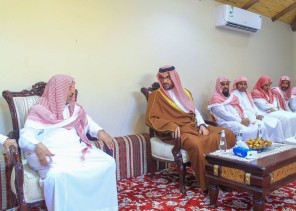 سمو نائب أمير المدينة المنورة ينقل تعازي ومواساة القيادة لأسرة الشهيد الملازم الطيار محمد بن عواد الجهني