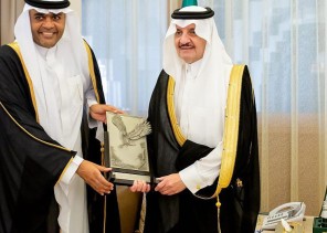 سمو أمير المنطقة الشرقية يستقبل أعضاء نادي الخليج الرياضي