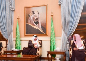 أمير تبوك يستقبل المواطنين في اللقاء الأسبوعي