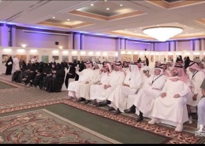 الفنانة التشكيلية سلوى حجر تشارك في معرض ألوان عسير