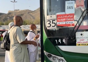 رواحل المشاعر تنقل عشرات آلاف الحجاج لأداء طواف الإفاضة