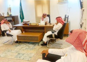 رئيس مركز مقزع يستقبل رئيس بلدية الريث ومدير المشاريع وبعض المهندسين والاستشاريين