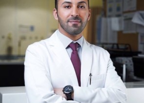 الدكتور الذيابي يبتكر جهاز متطور يعالج ارتجاع المريء والحموضة